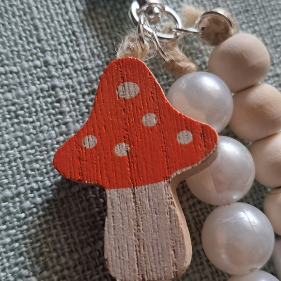 Mushroom Charm Beaded Keychain / Purse Charm - Picture 4 of 4
